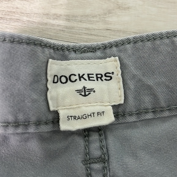 Men’s Dockers Light Grey Straight Fit Jeans - Picture 3 of 5